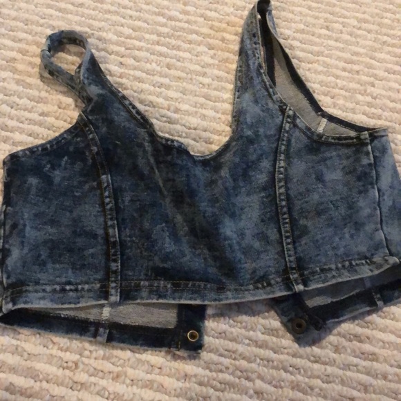 Crop Top - Picture 4 of 6